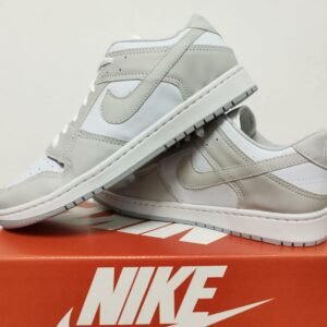 18 NIKE 38 AO 43
