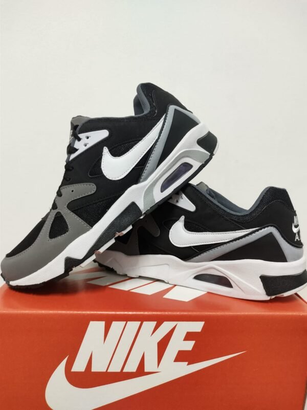20 NIKE 38 AO 43
