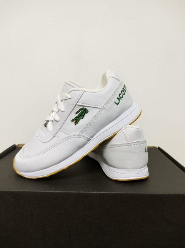 24 LACOSTE 26 AO 33
