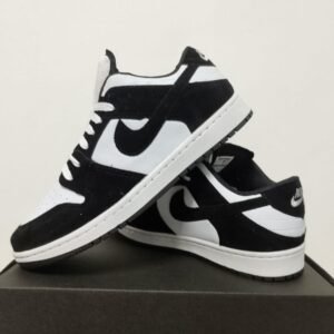 24 NIKE 38 AO 43