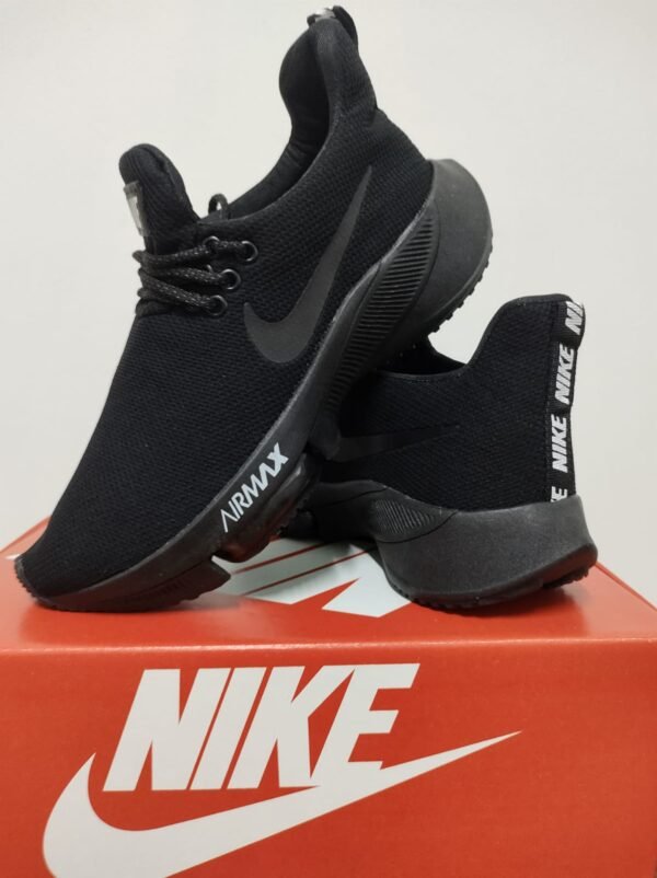29 NIKE AIR MAX 38 AO 43