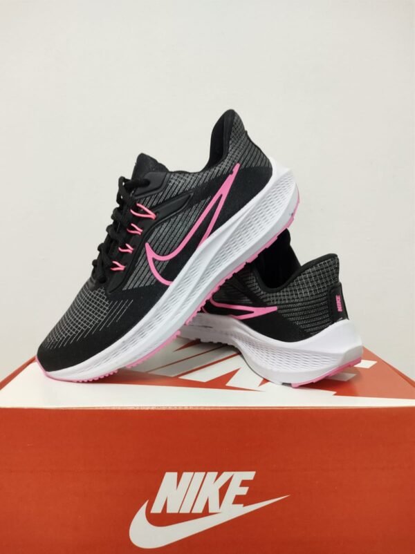 4 NIKE 34 AO 39