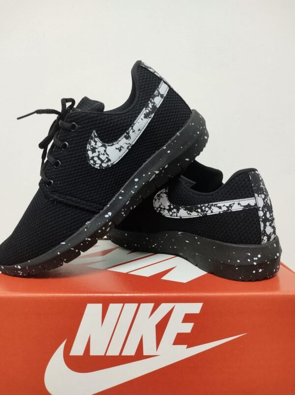 9 NIKE ROCHA 38 AO 43